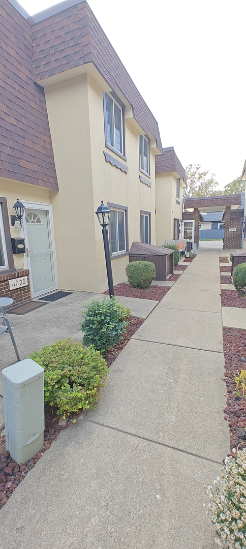 4035 Fitzjames Walk, Oak Lawn, IL 60453