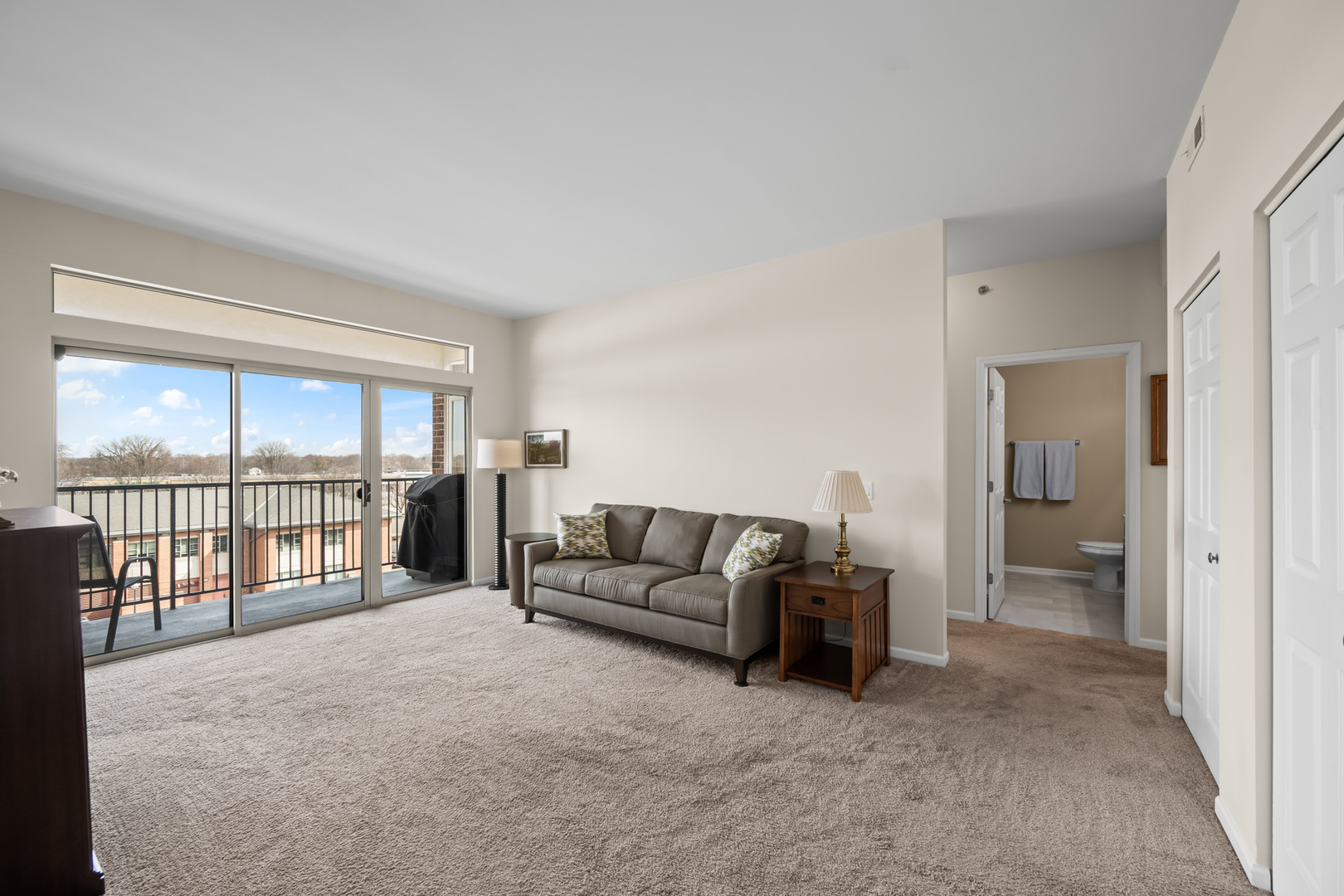 3135 Town Square Drive #407, Rolling Meadows, IL 60008