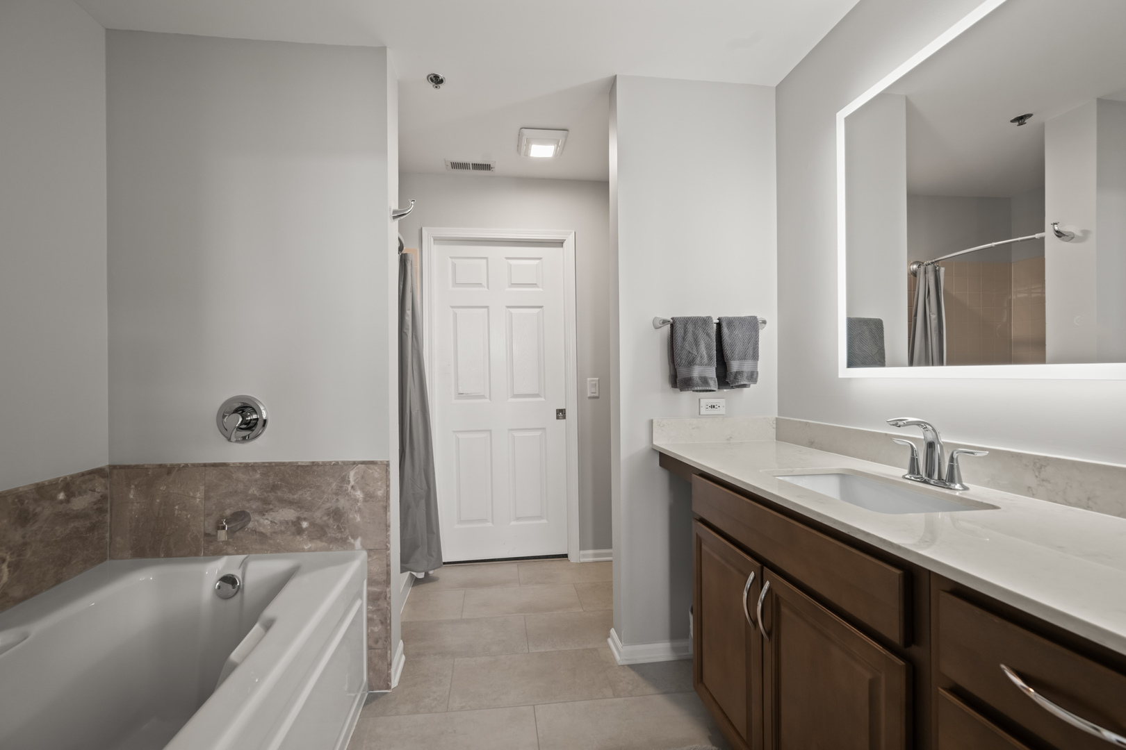 3135 Town Square Drive #407, Rolling Meadows, IL 60008