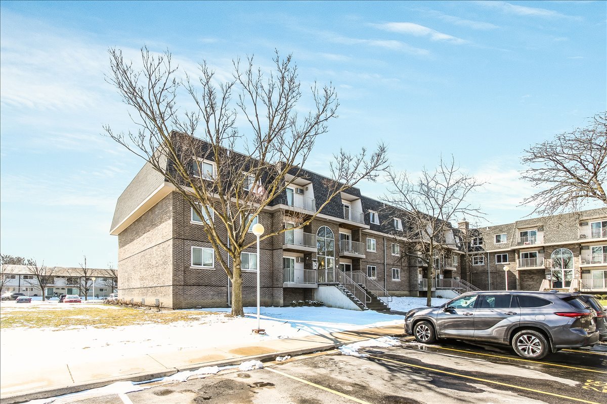 831 Mcintosh Court #208, Prospect Heights, IL 60070