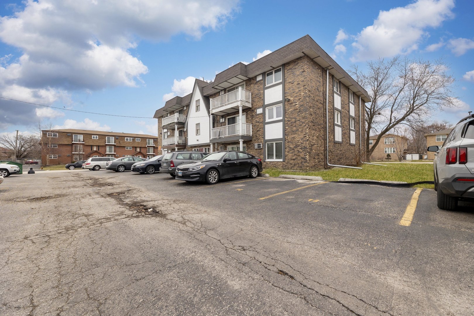 5850 W 87TH Street #1A, Burbank, IL 60459