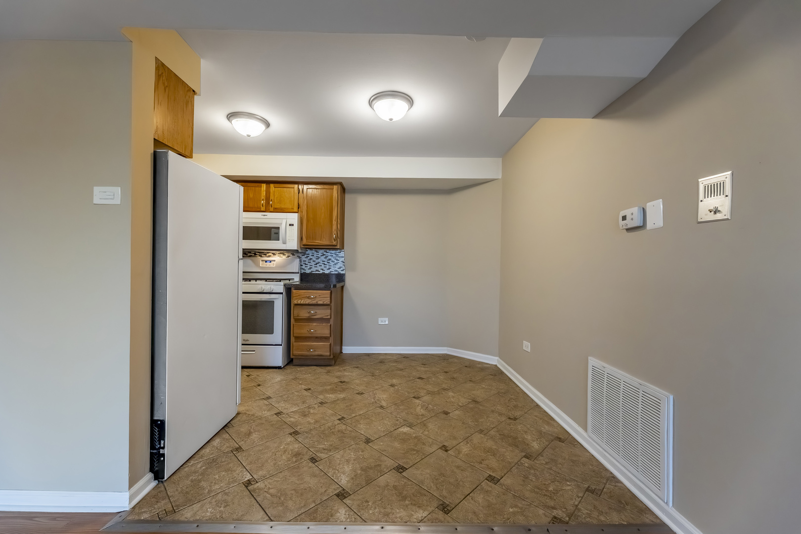 5850 W 87TH Street #1A, Burbank, IL 60459