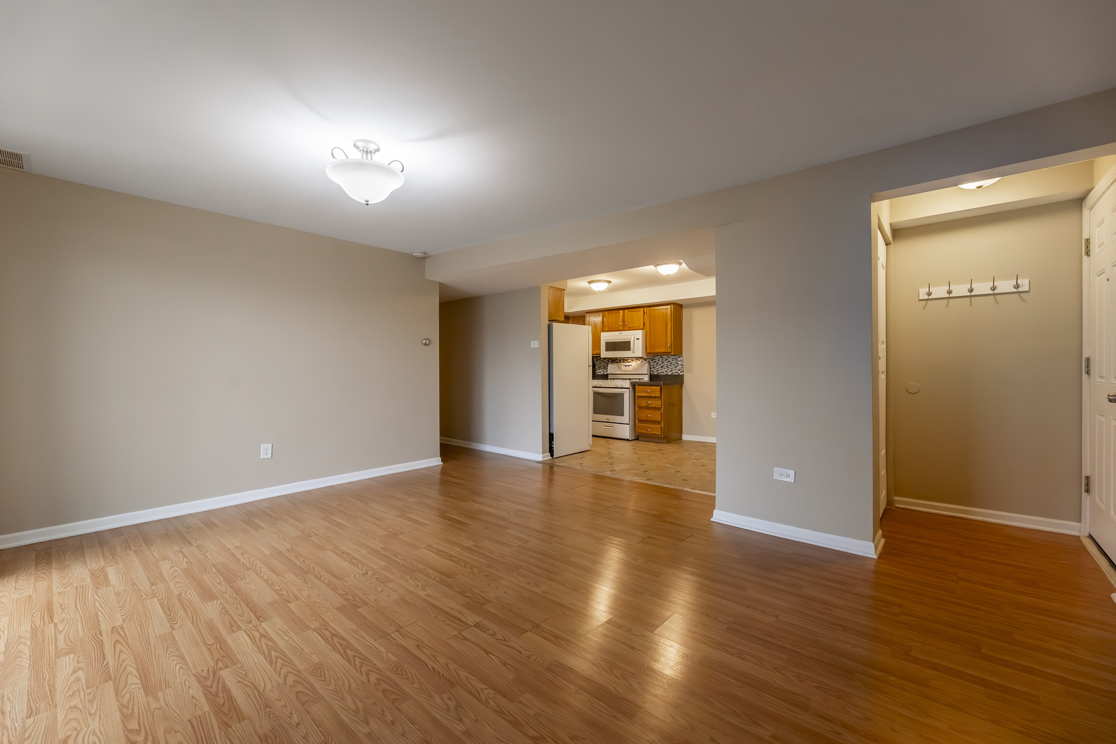 5850 W 87TH Street #1A, Burbank, IL 60459