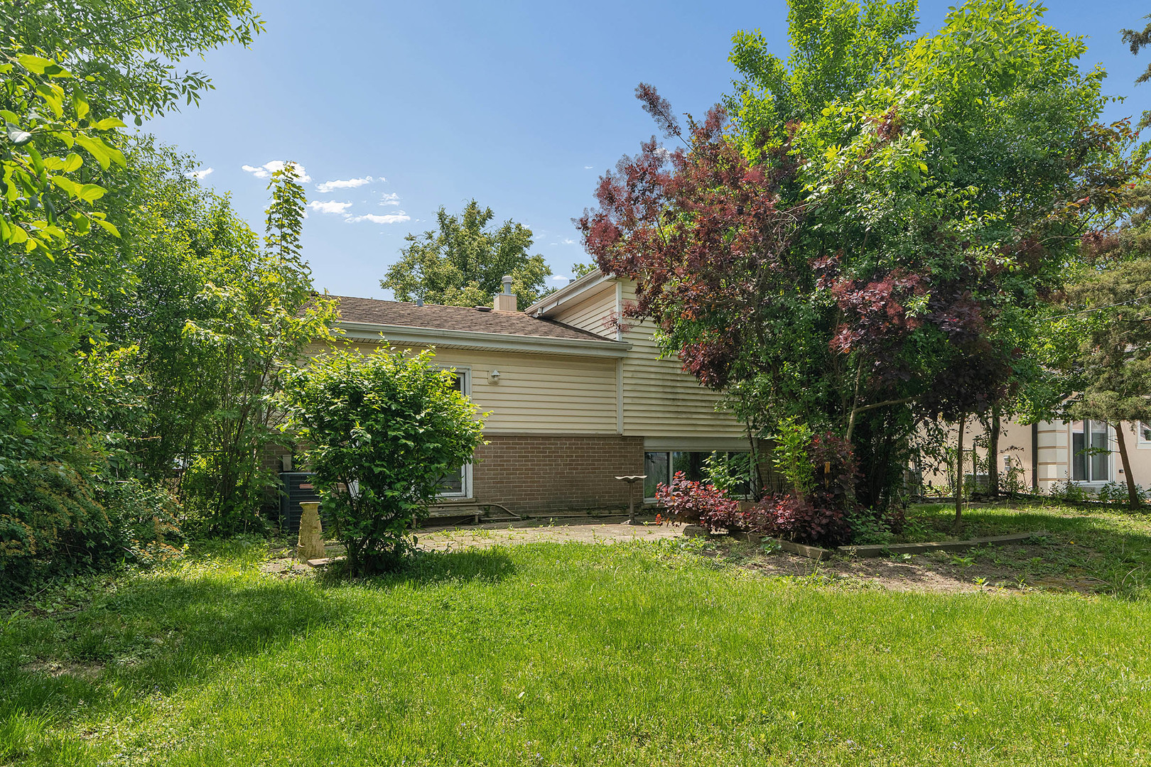 9018 Forest Lane, Hickory Hills, IL 60457