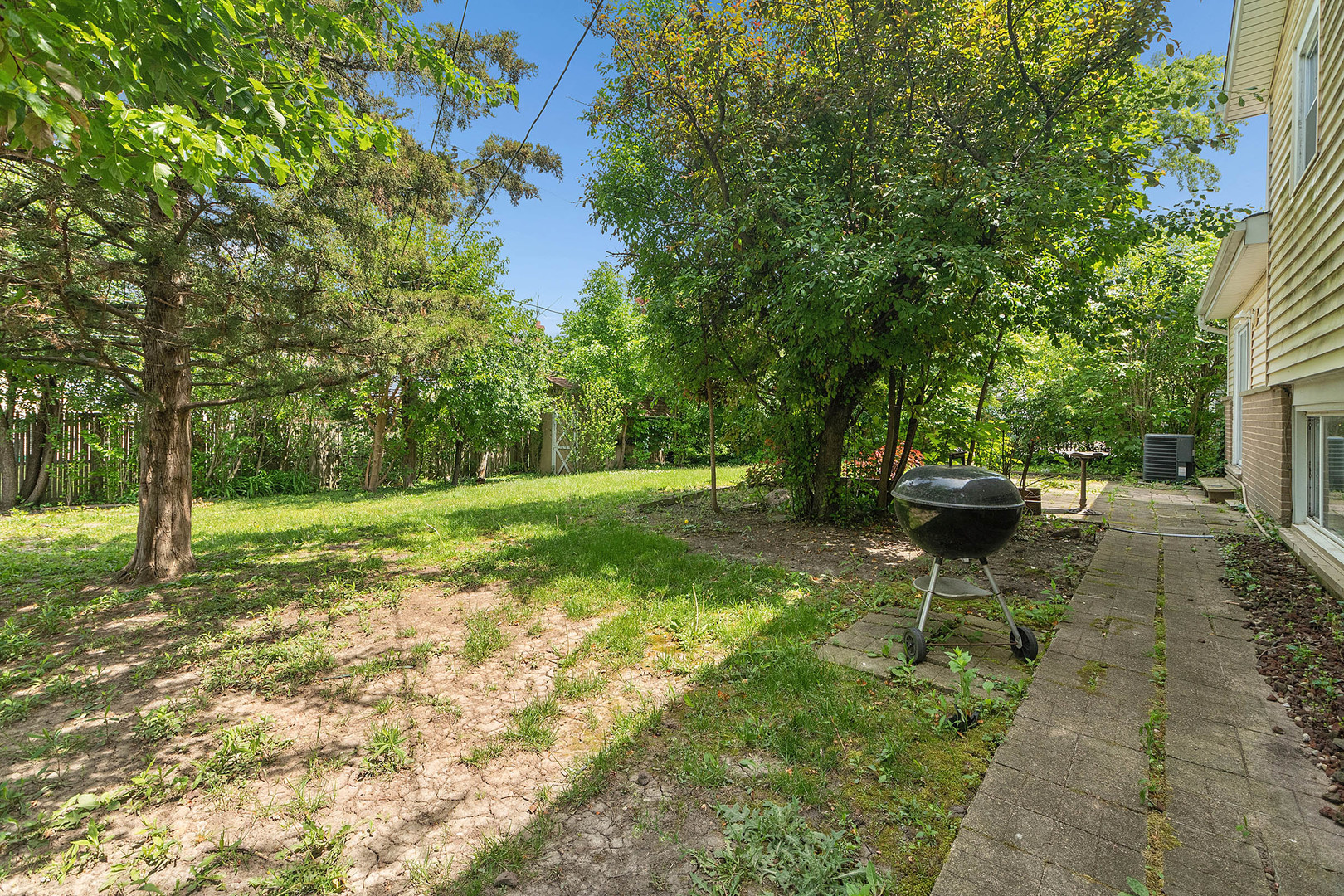 9018 Forest Lane, Hickory Hills, IL 60457