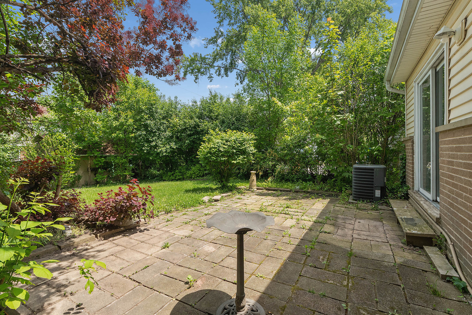 9018 Forest Lane, Hickory Hills, IL 60457