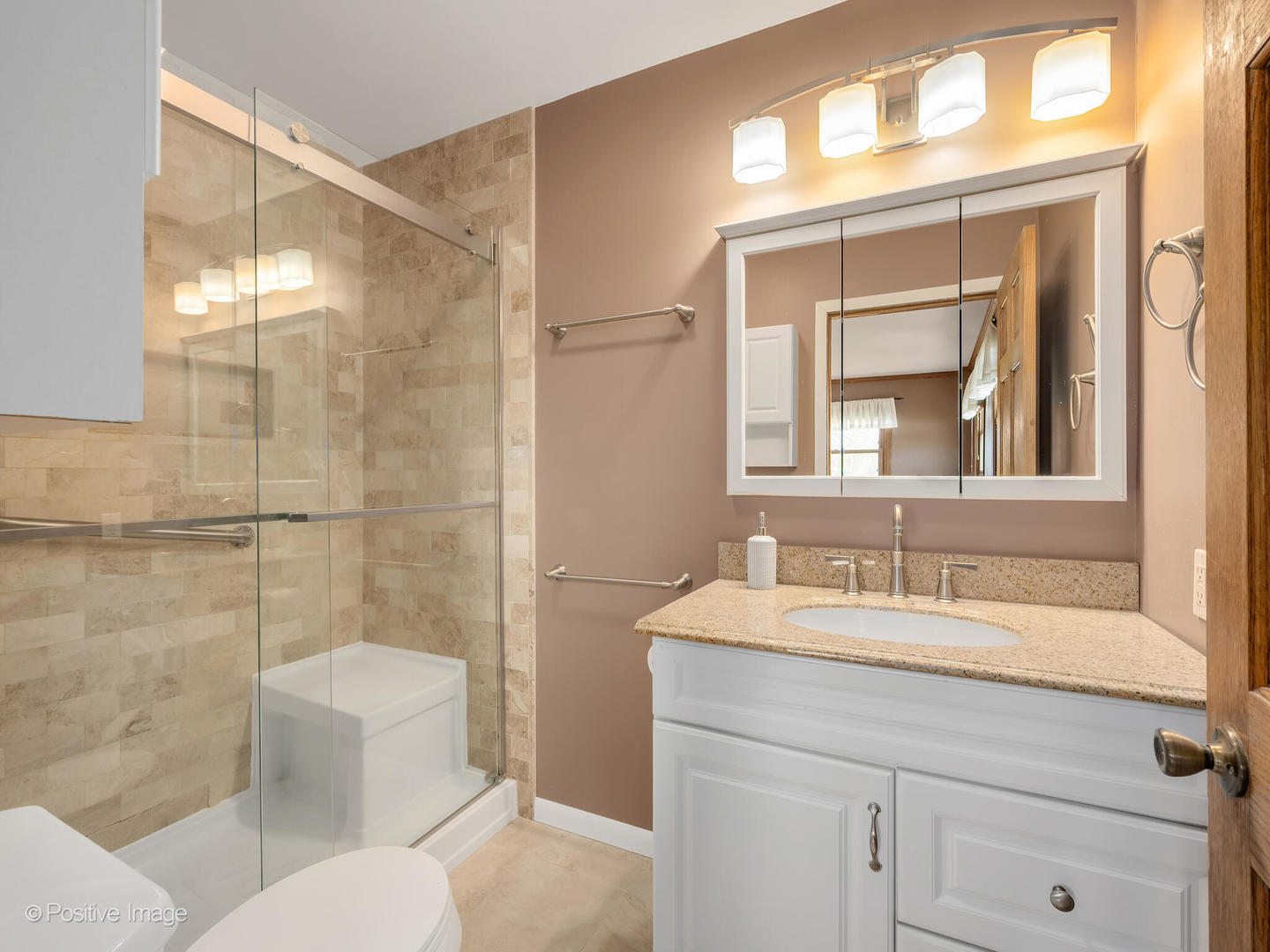 390 Arrowhead Trail, Carol Stream, IL 60188