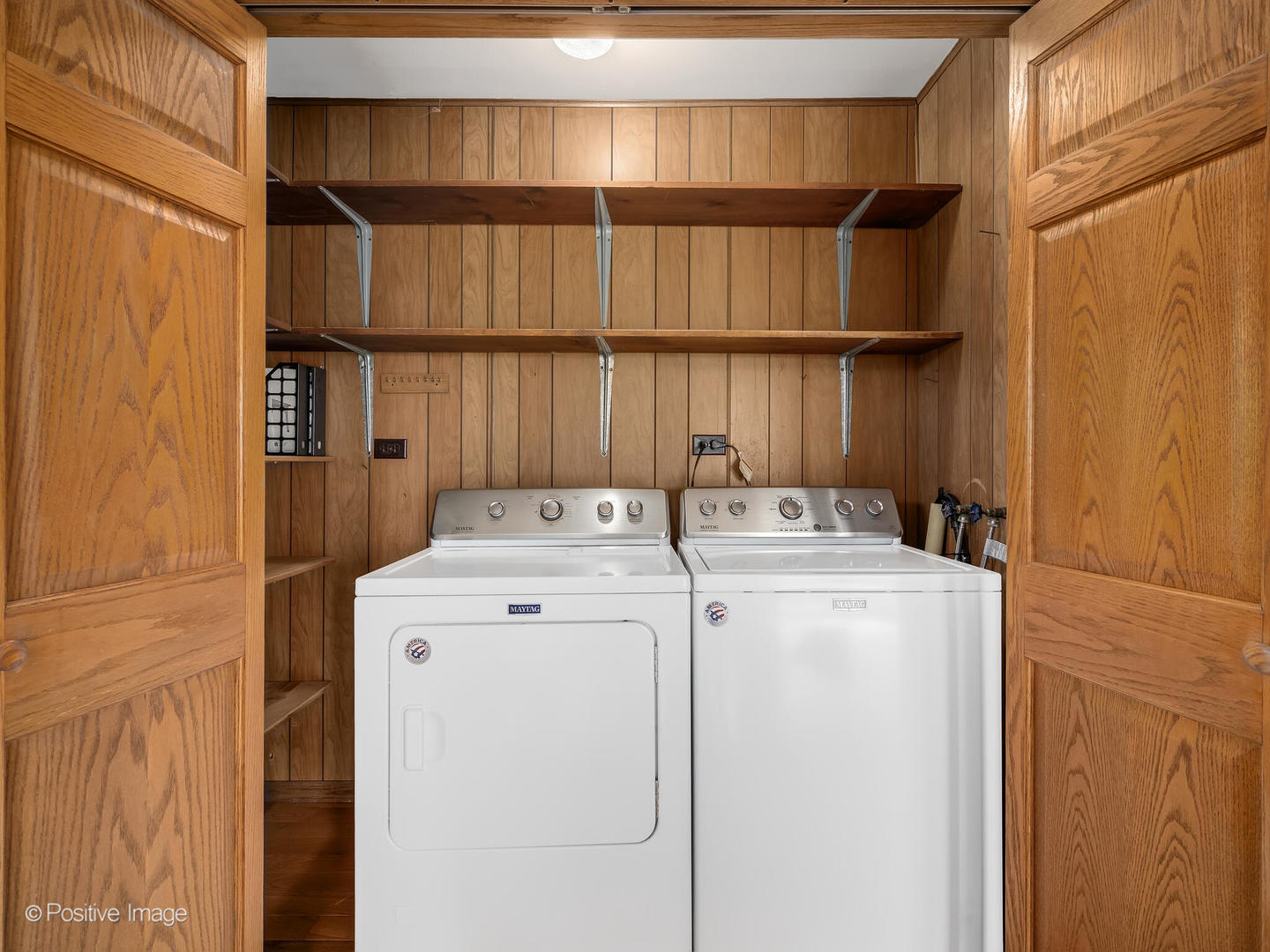 390 Arrowhead Trail, Carol Stream, IL 60188