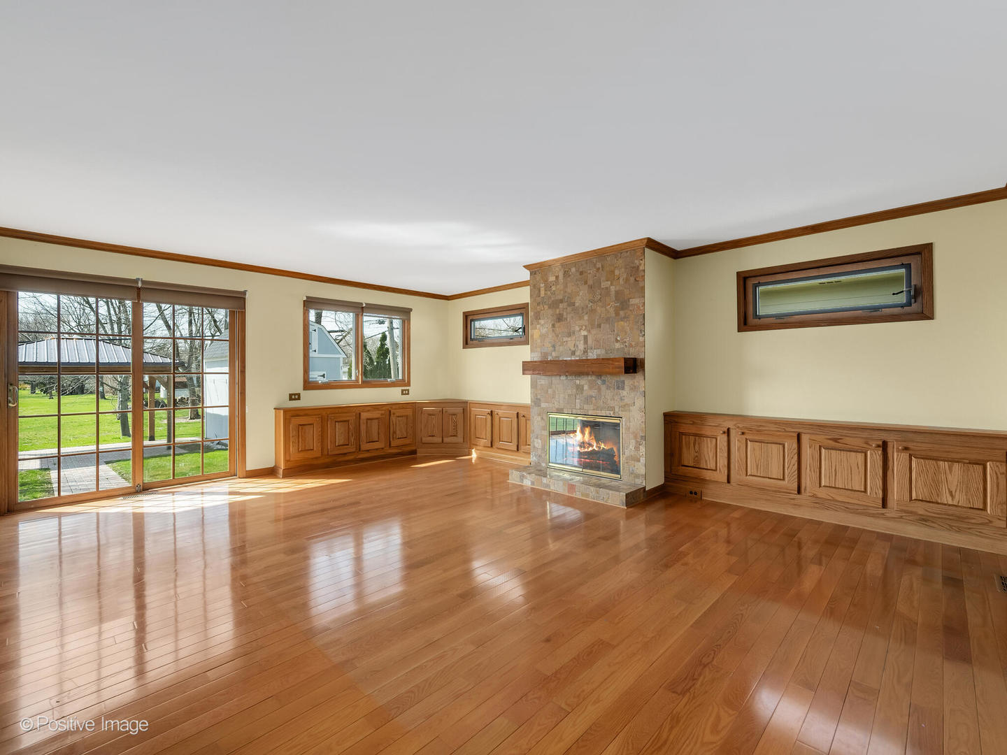 390 Arrowhead Trail, Carol Stream, IL 60188