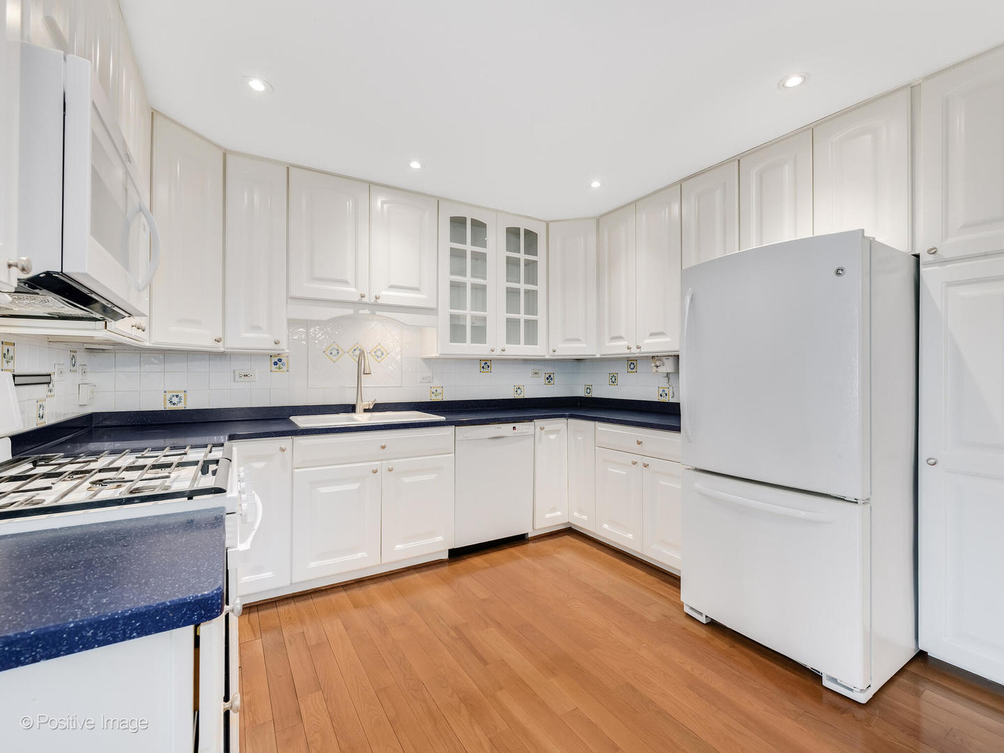 390 Arrowhead Trail, Carol Stream, IL 60188