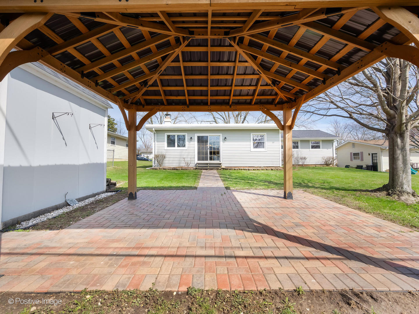 390 Arrowhead Trail, Carol Stream, IL 60188