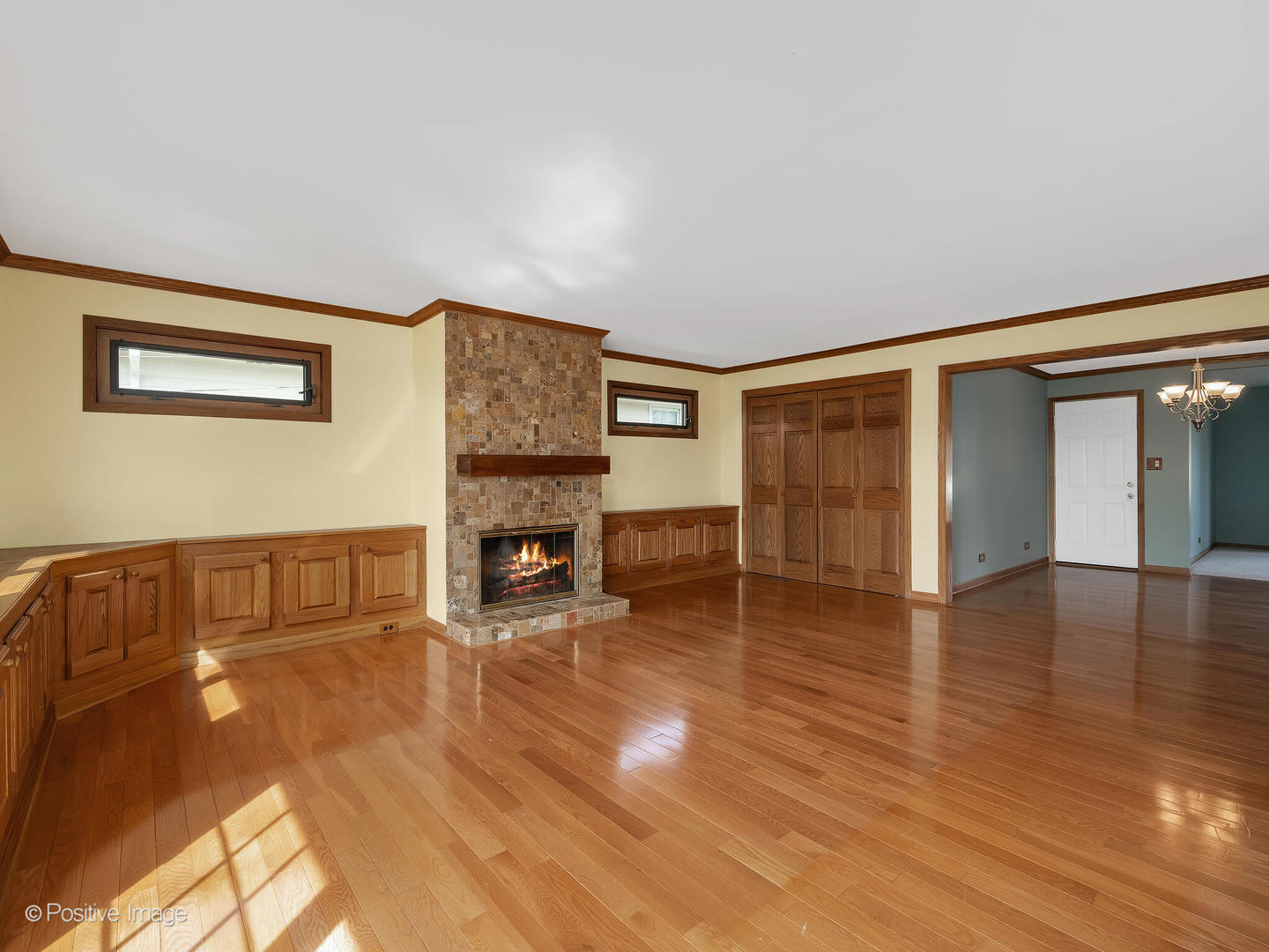 390 Arrowhead Trail, Carol Stream, IL 60188