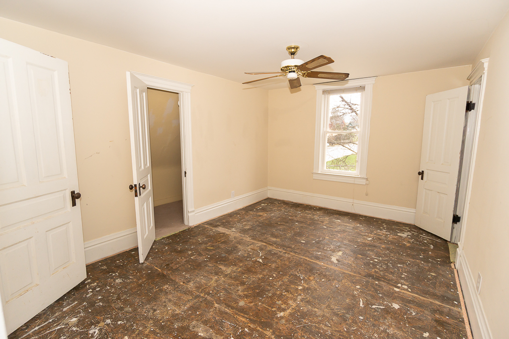 253 Mcclure Avenue, Elgin, IL 60123