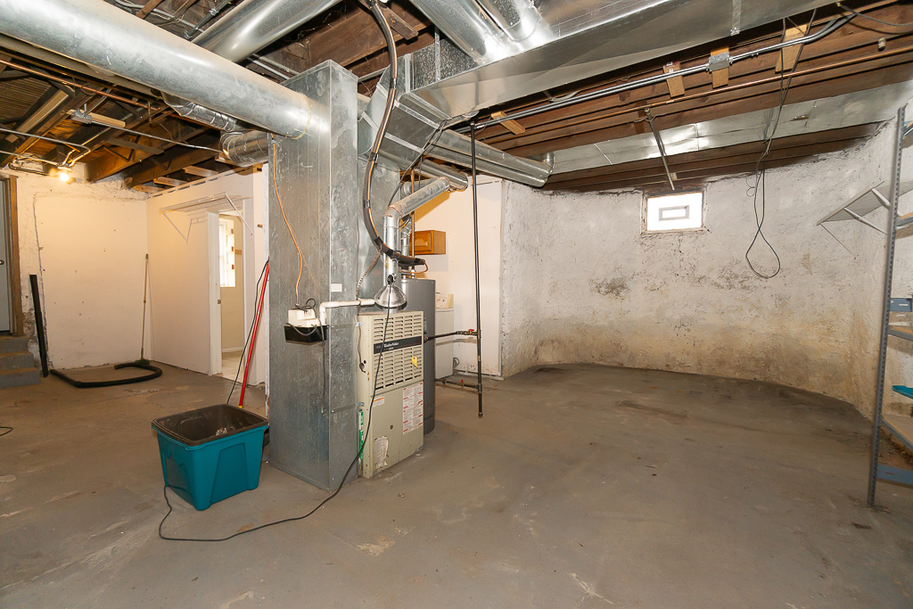 253 Mcclure Avenue, Elgin, IL 60123