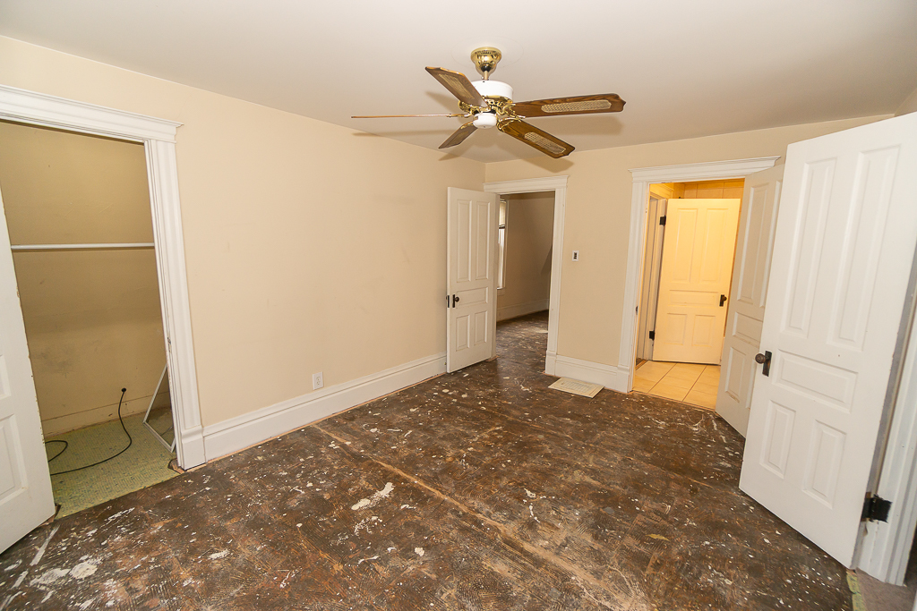 253 Mcclure Avenue, Elgin, IL 60123