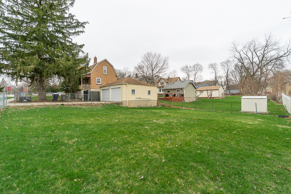 253 Mcclure Avenue, Elgin, IL 60123