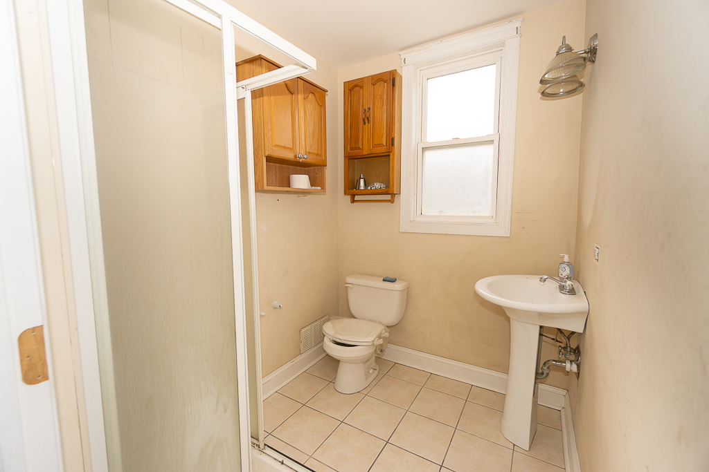 253 Mcclure Avenue, Elgin, IL 60123