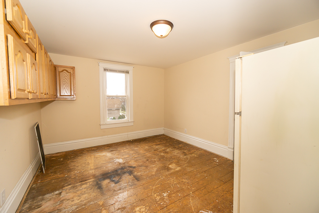 253 Mcclure Avenue, Elgin, IL 60123