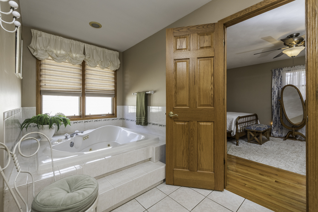 Winthrop Harbor, IL 60096