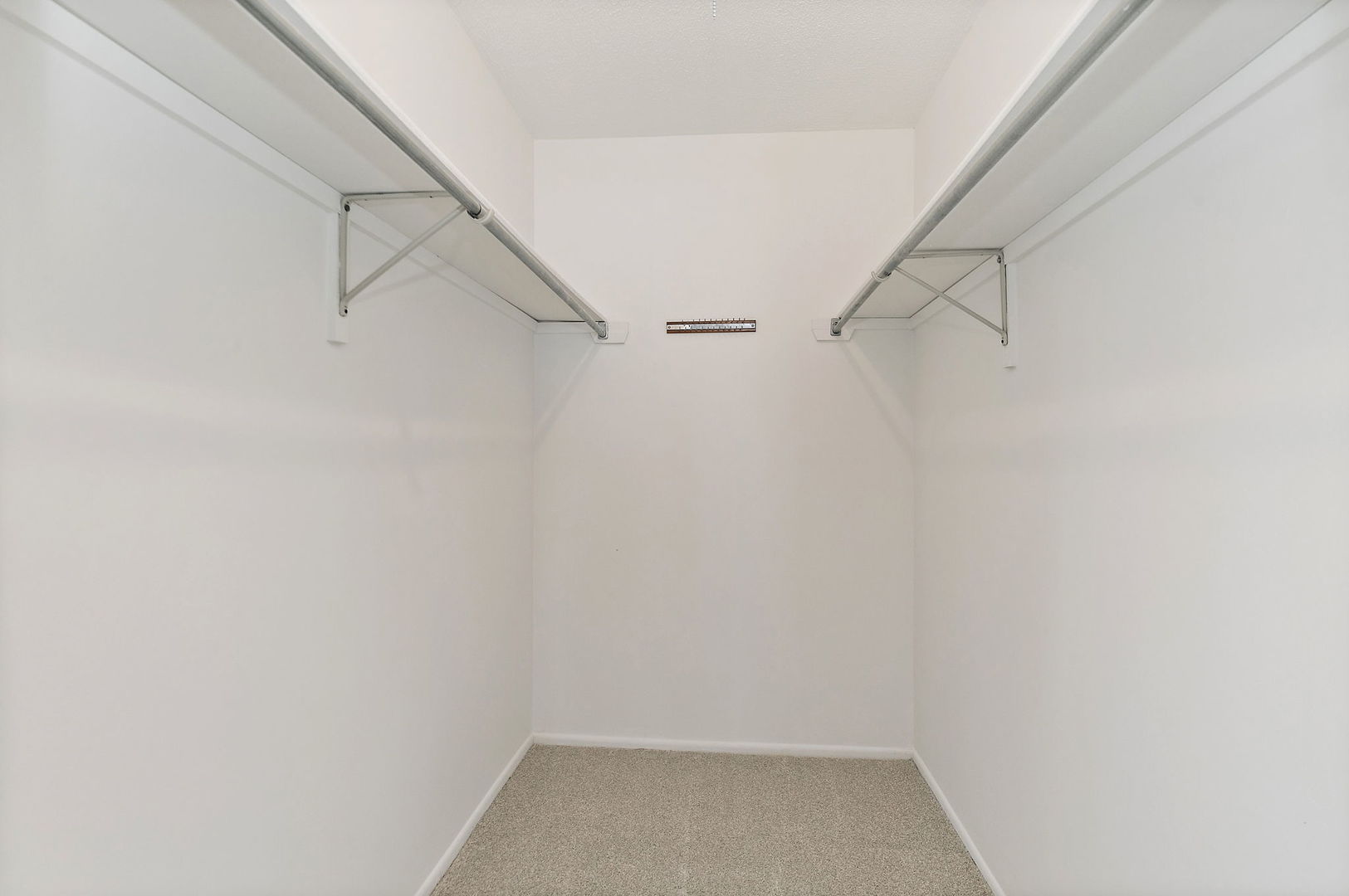 320 Woodbury Court #D1, Schaumburg, IL 60193