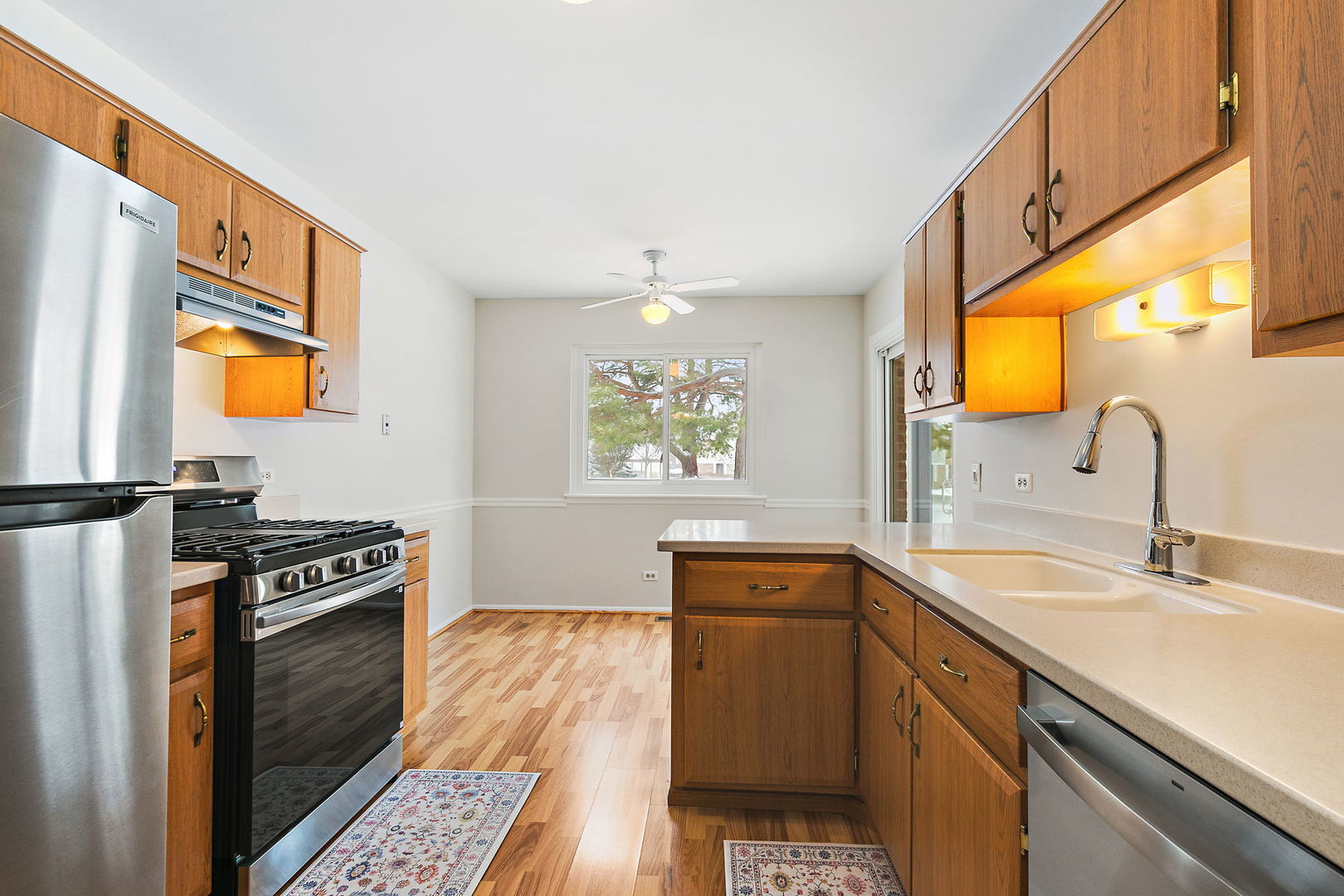 320 Woodbury Court #D1, Schaumburg, IL 60193