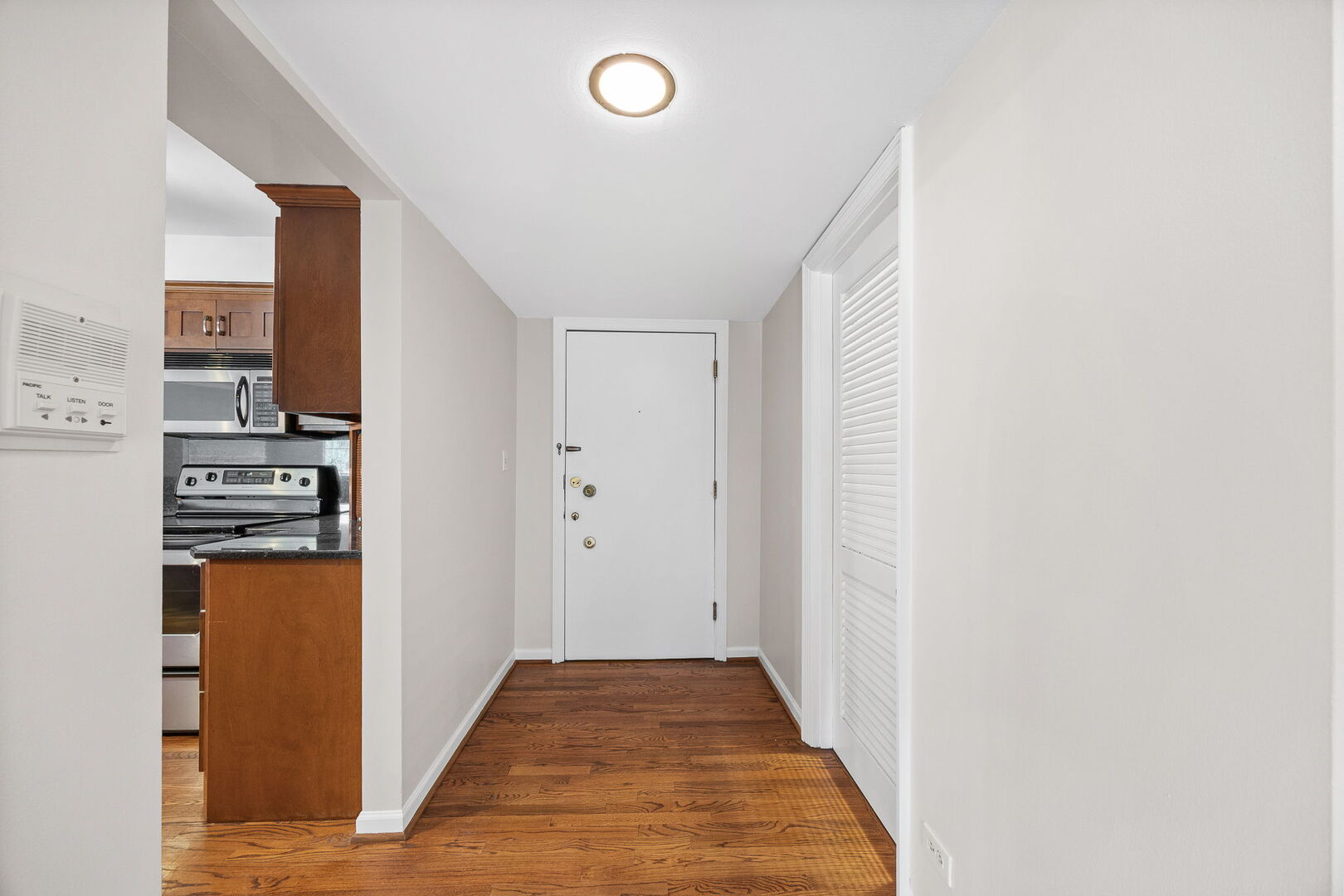 124 Carriage Way Drive #B109, Burr Ridge, IL 60527