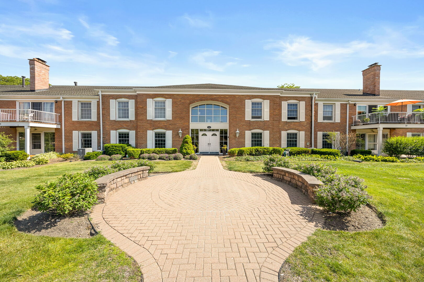 124 Carriage Way Drive #B109, Burr Ridge, IL 60527