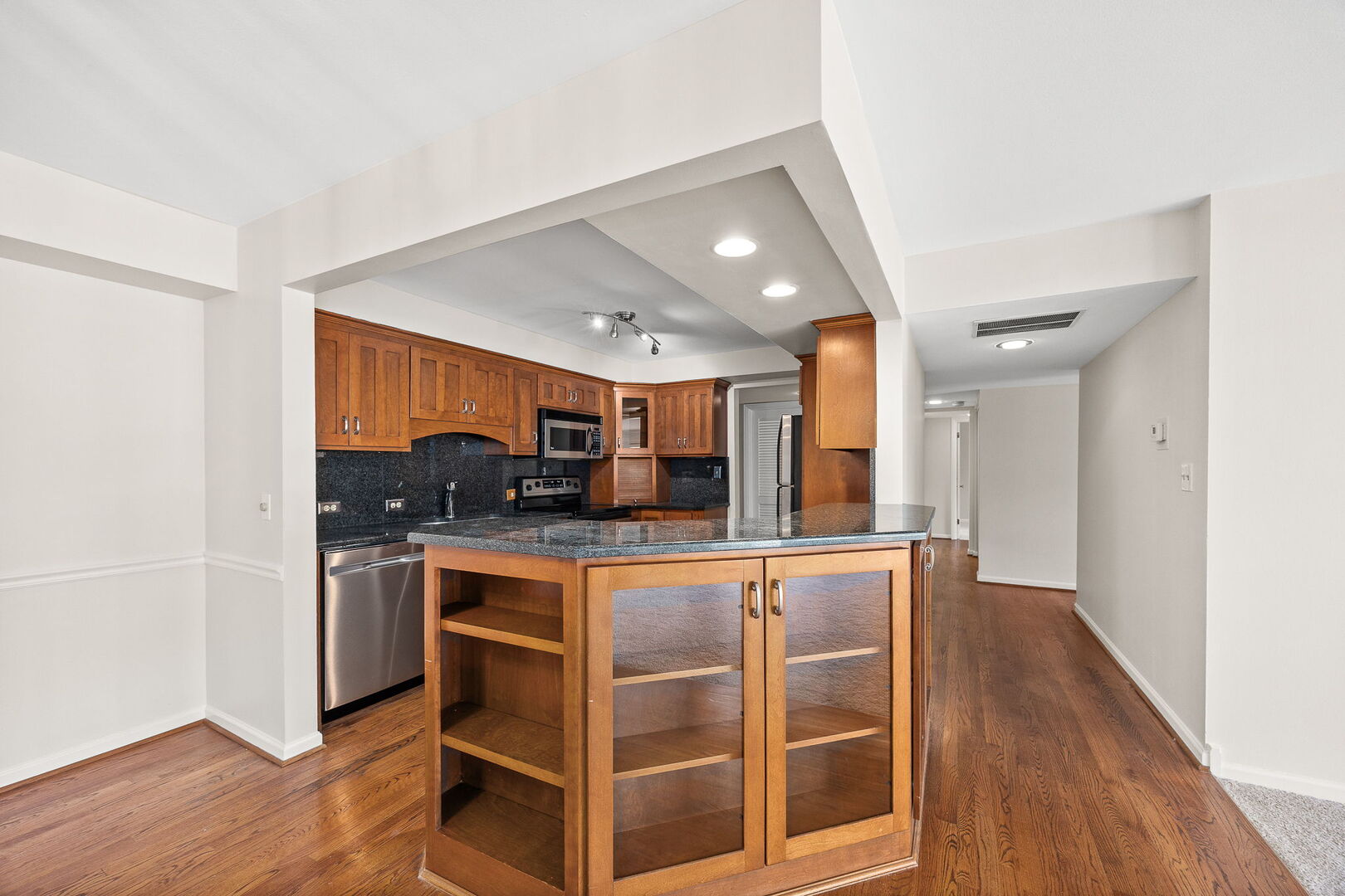 124 Carriage Way Drive #B109, Burr Ridge, IL 60527