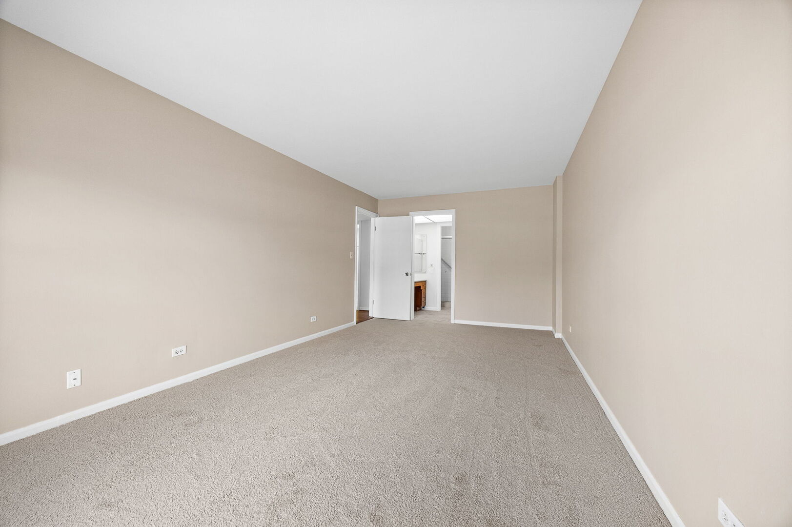 124 Carriage Way Drive #B109, Burr Ridge, IL 60527