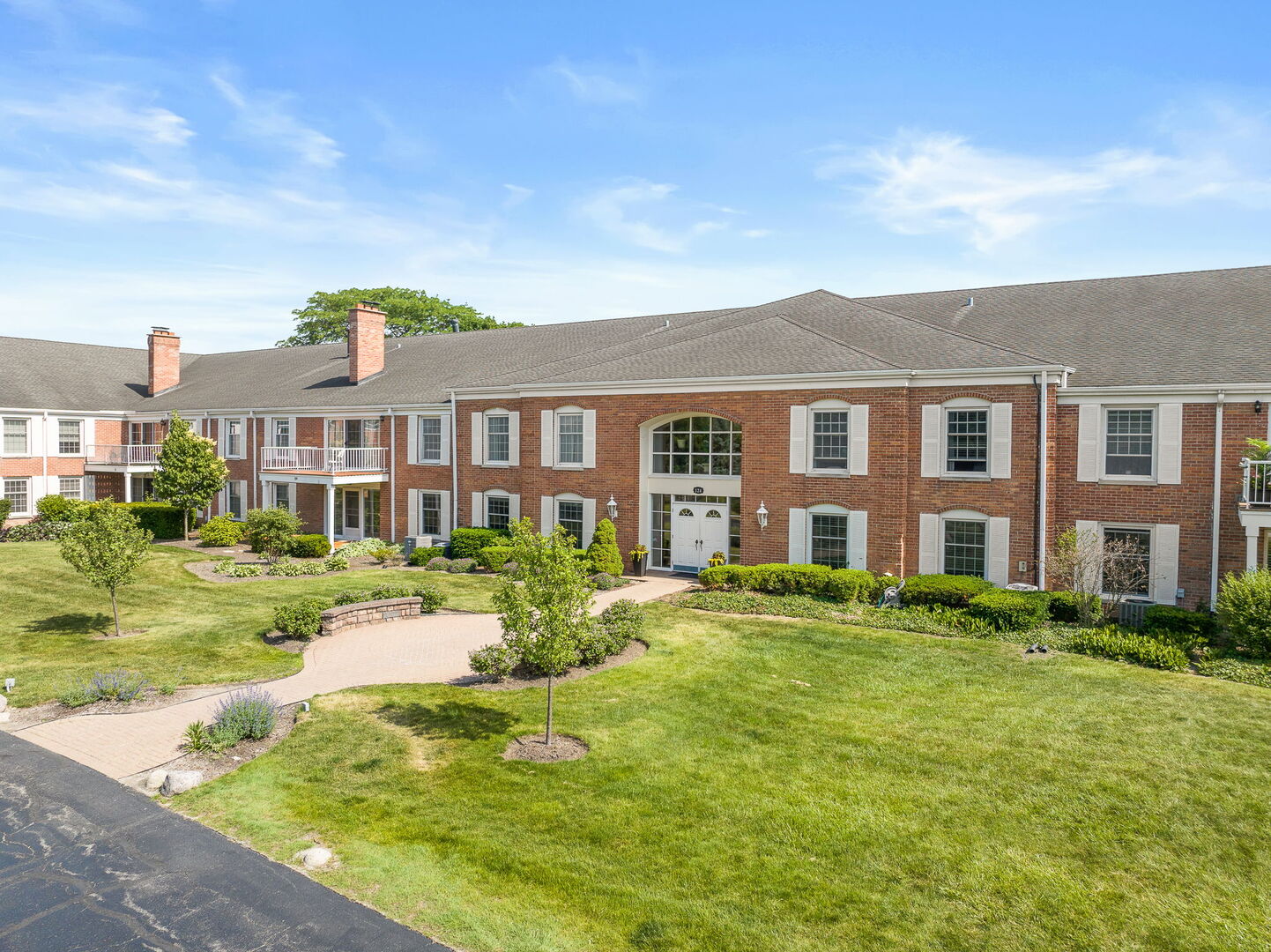 124 Carriage Way Drive #B109, Burr Ridge, IL 60527