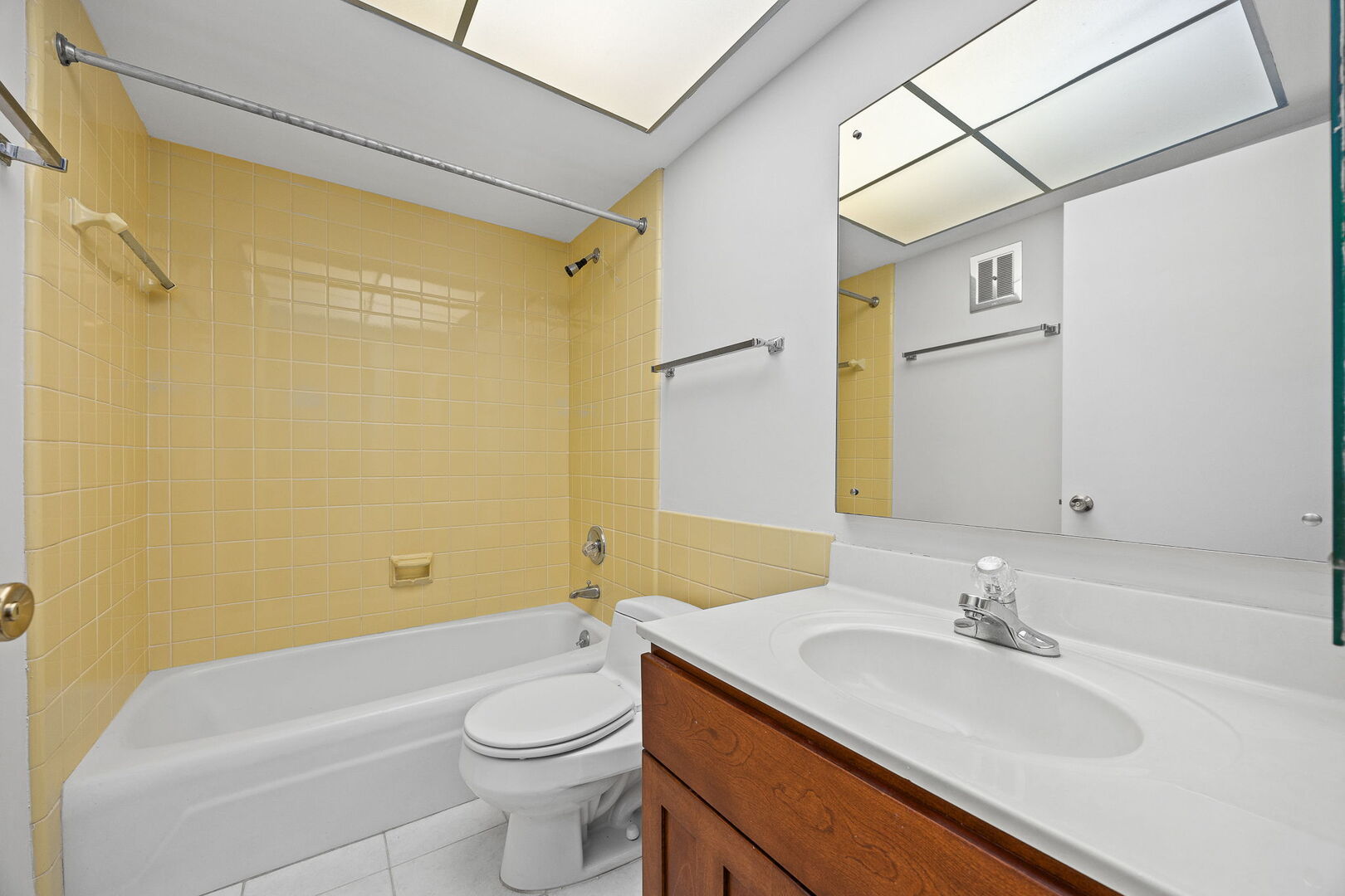 124 Carriage Way Drive #B109, Burr Ridge, IL 60527