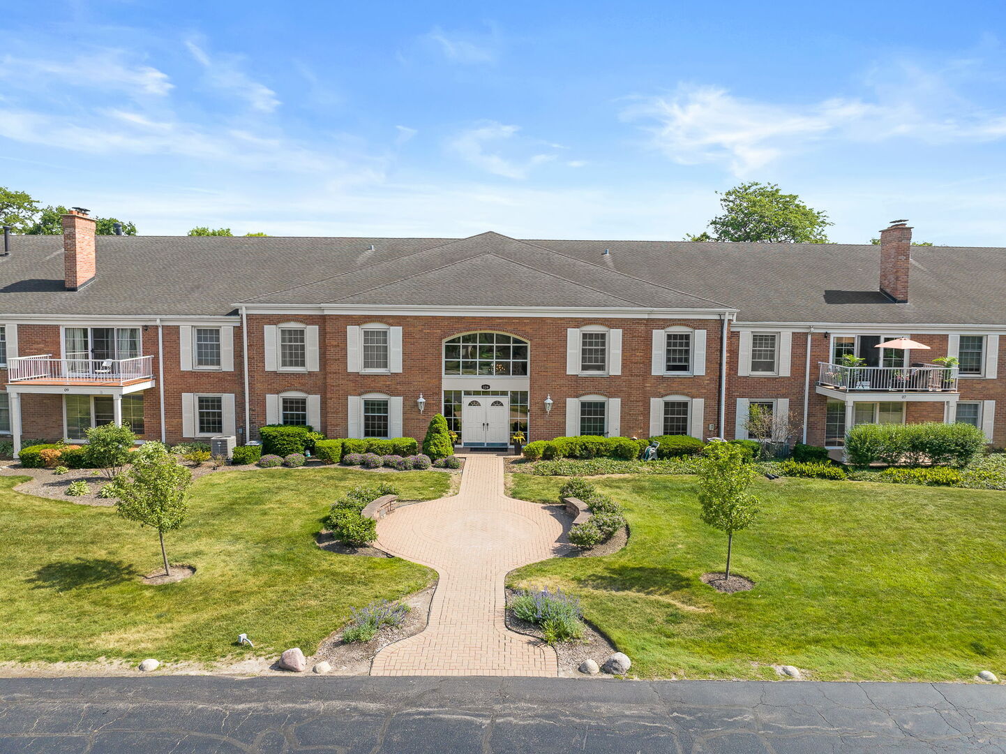 124 Carriage Way Drive #B109, Burr Ridge, IL 60527