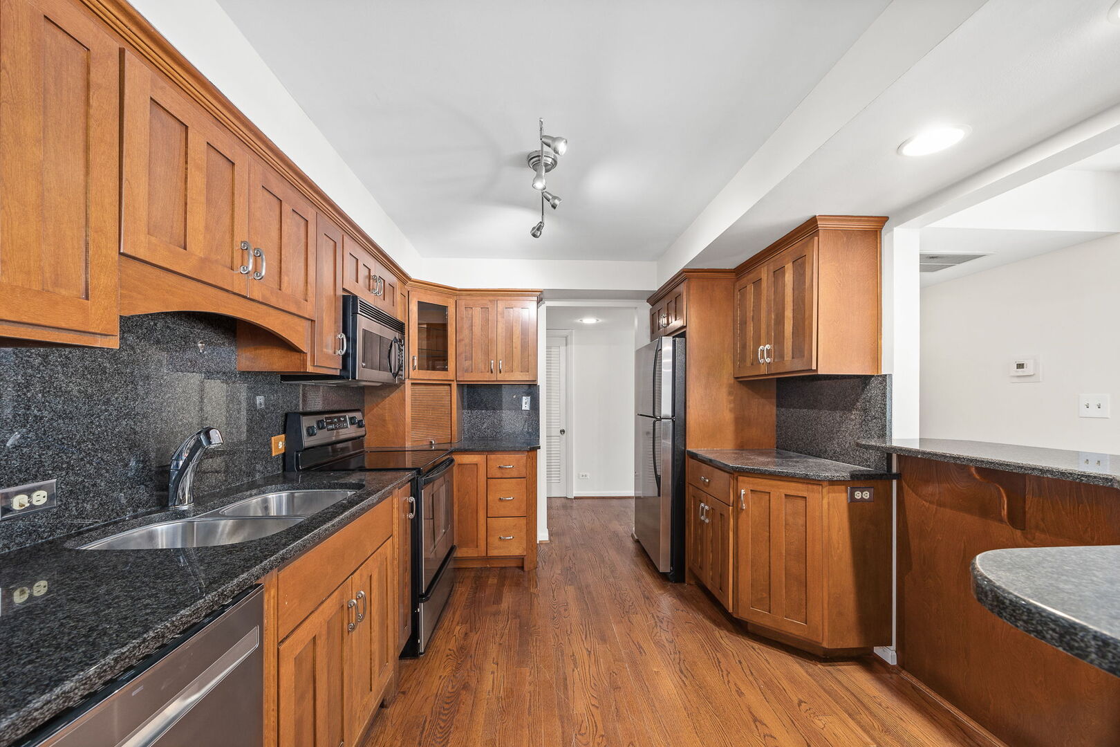 124 Carriage Way Drive #B109, Burr Ridge, IL 60527