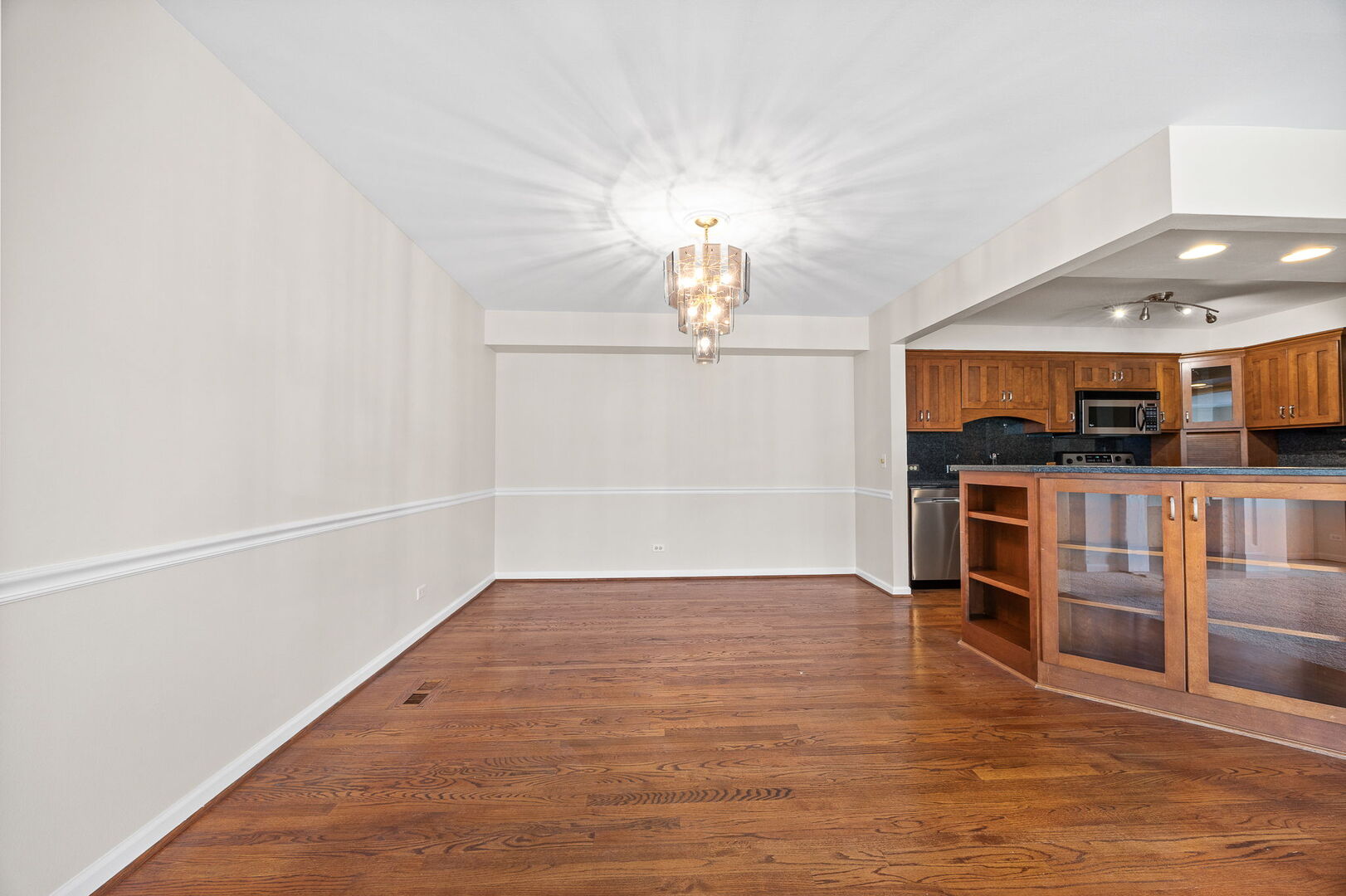 124 Carriage Way Drive #B109, Burr Ridge, IL 60527