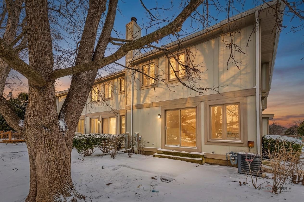 356 Redwing Drive, Deerfield, IL 60015