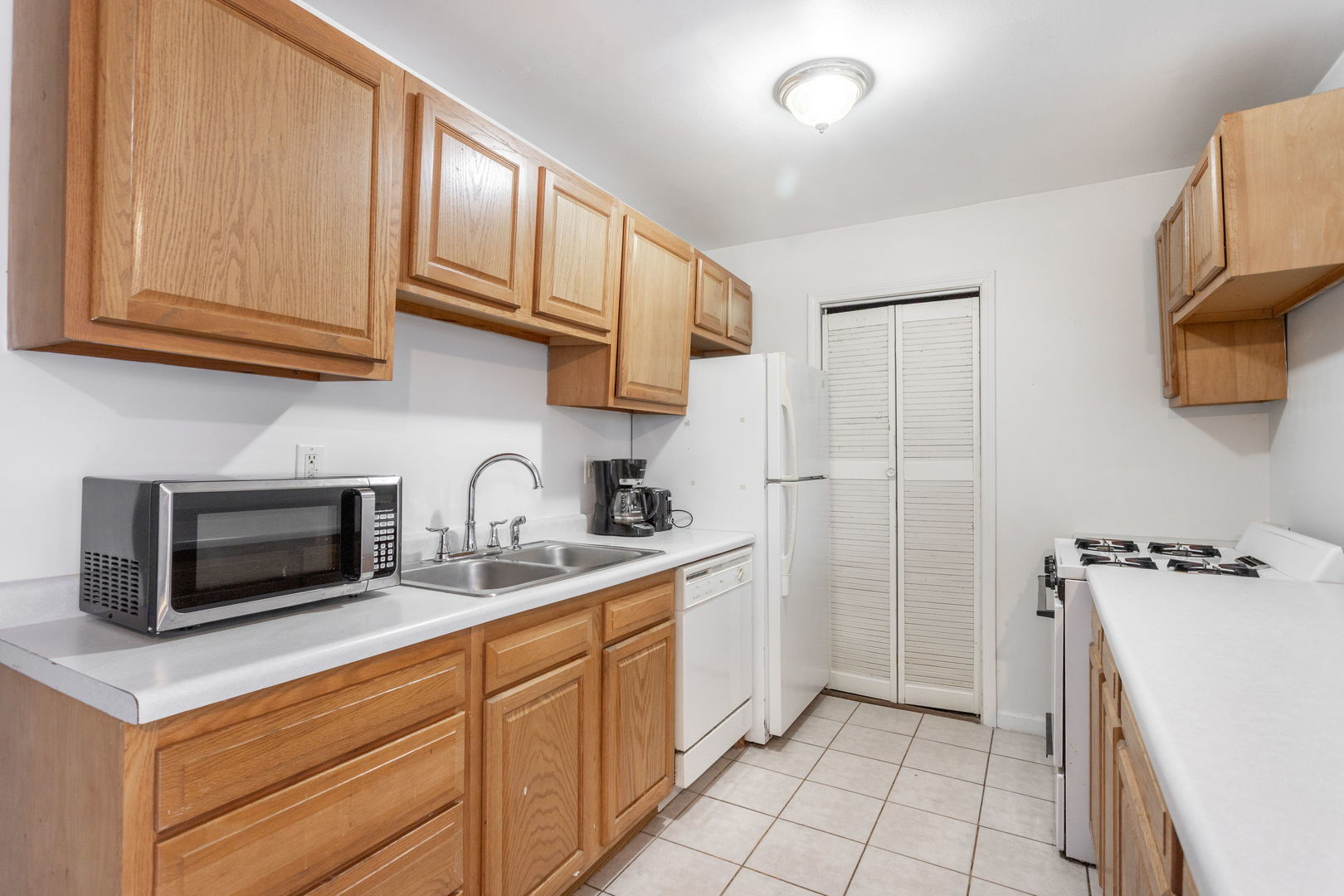 80 Fernwood Drive #O, Bolingbrook, IL 60440