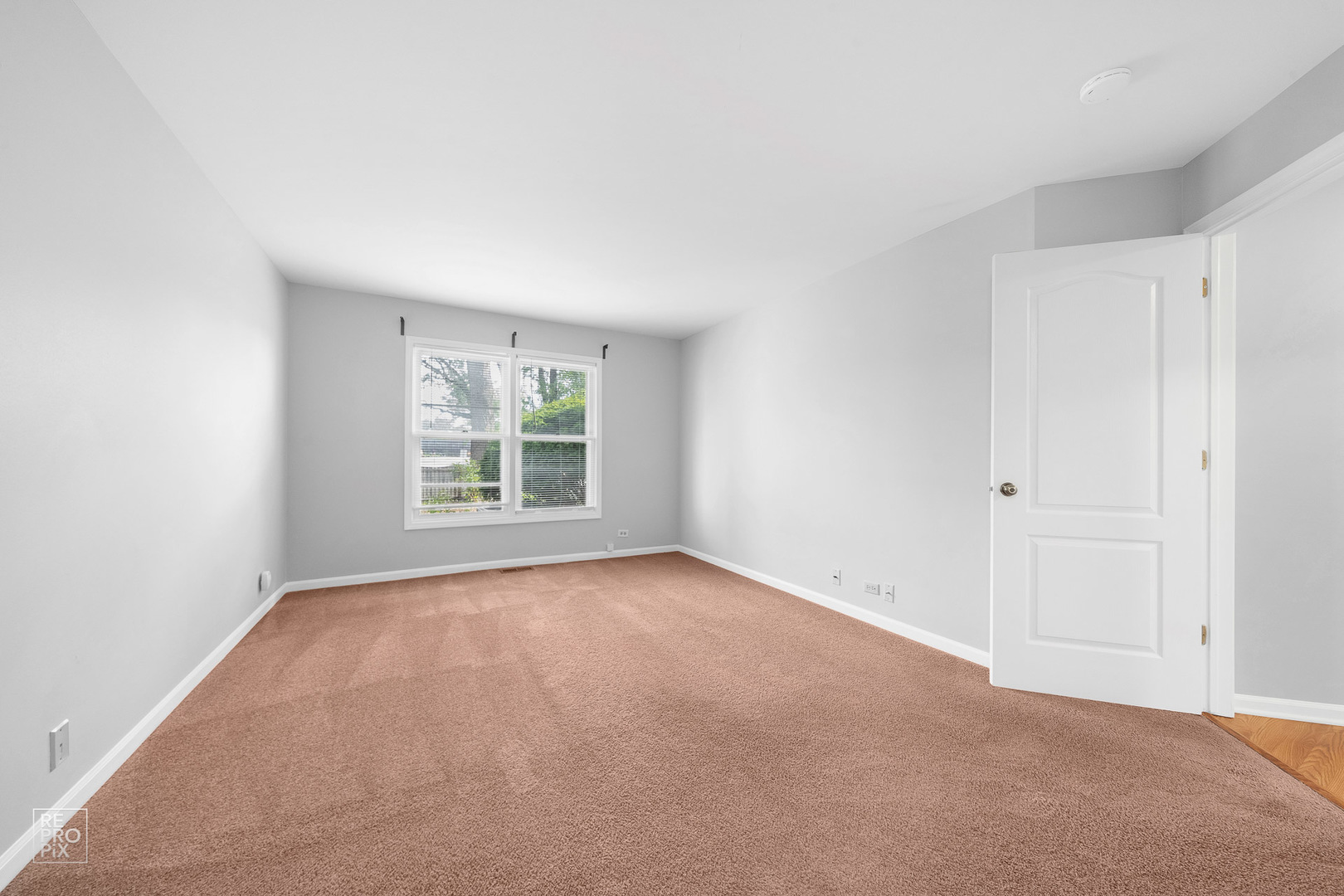 98 Willow Parkway, Buffalo Grove, IL 60089