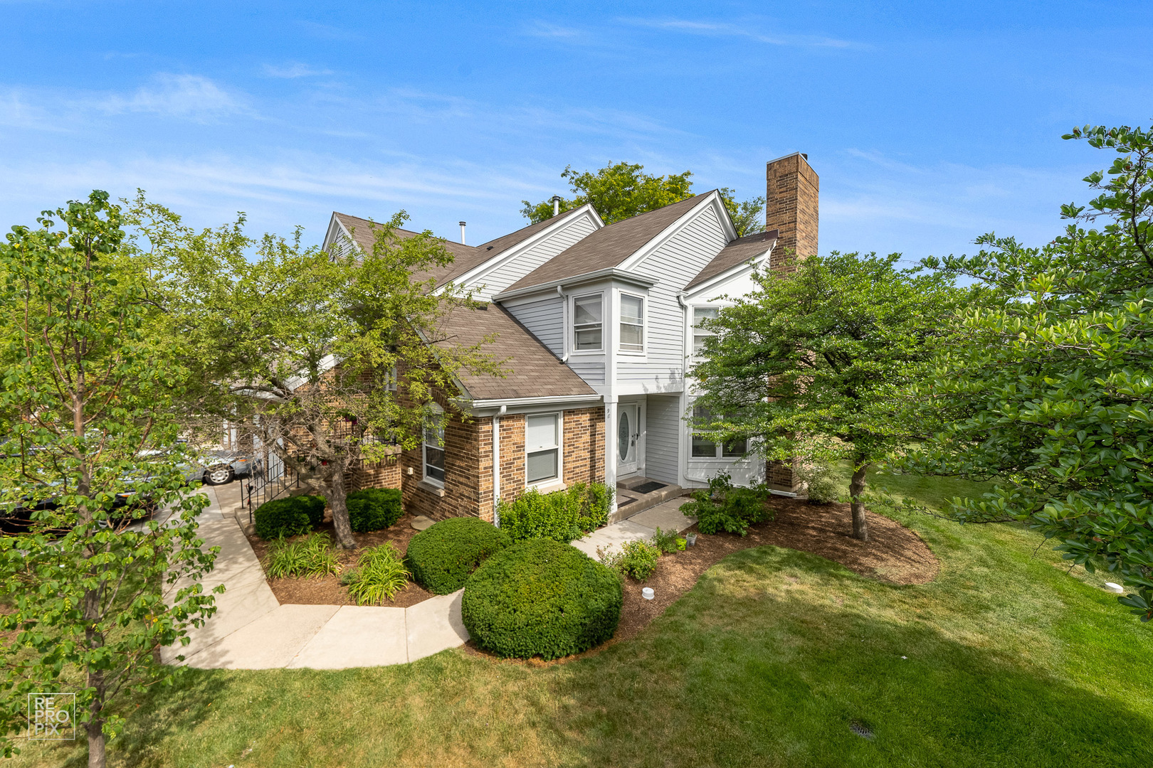 98 Willow Parkway, Buffalo Grove, IL 60089