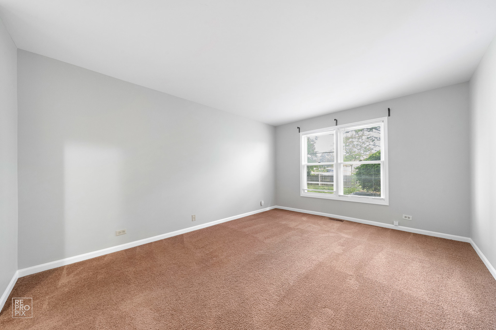 98 Willow Parkway, Buffalo Grove, IL 60089