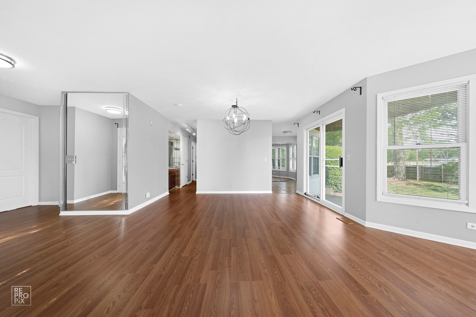 98 Willow Parkway, Buffalo Grove, IL 60089