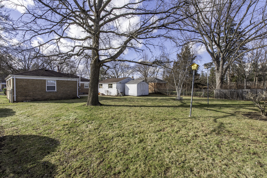 400 7th Avenue, Libertyville, IL 60048