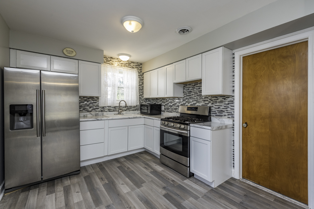 400 7th Avenue, Libertyville, IL 60048