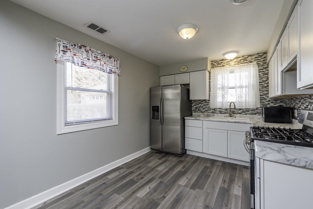 400 7th Avenue, Libertyville, IL 60048