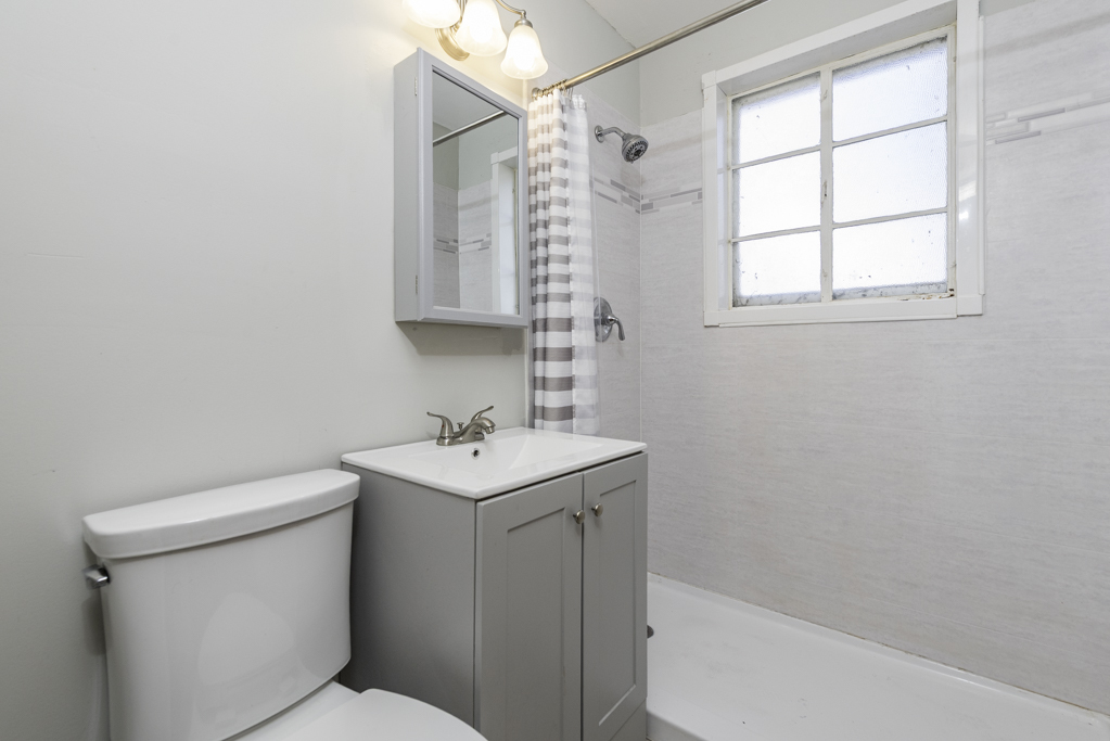 400 7th Avenue, Libertyville, IL 60048