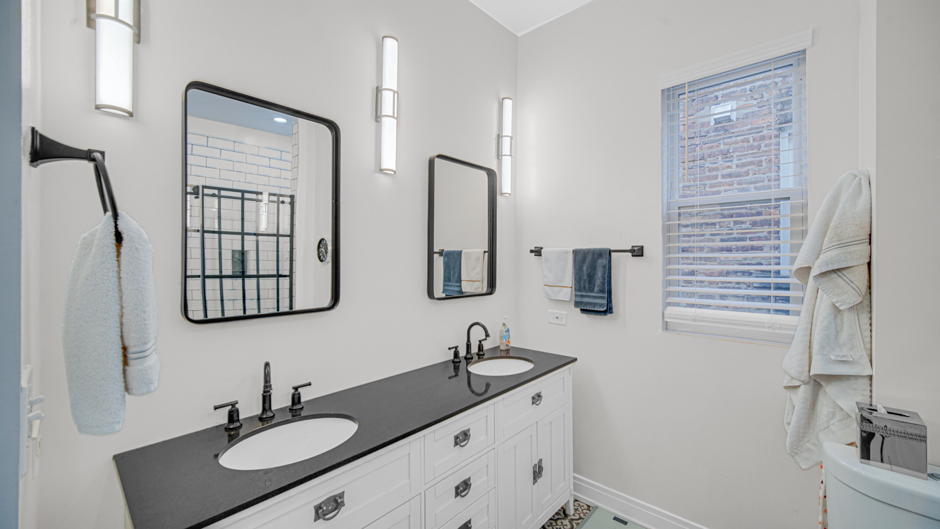 6511 S Evans Avenue, Chicago, IL 60637