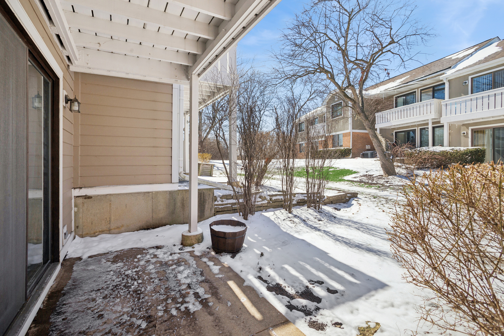 402 Sandalwood Lane #C1, Schaumburg, IL 60193