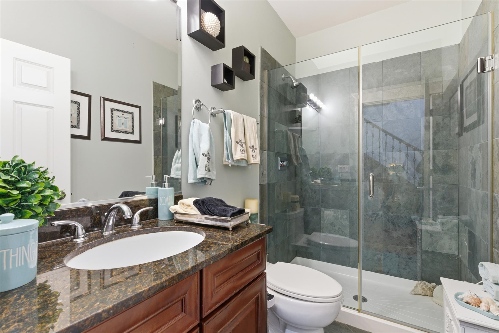 395 S Scott Street, Elmhurst, IL 60126