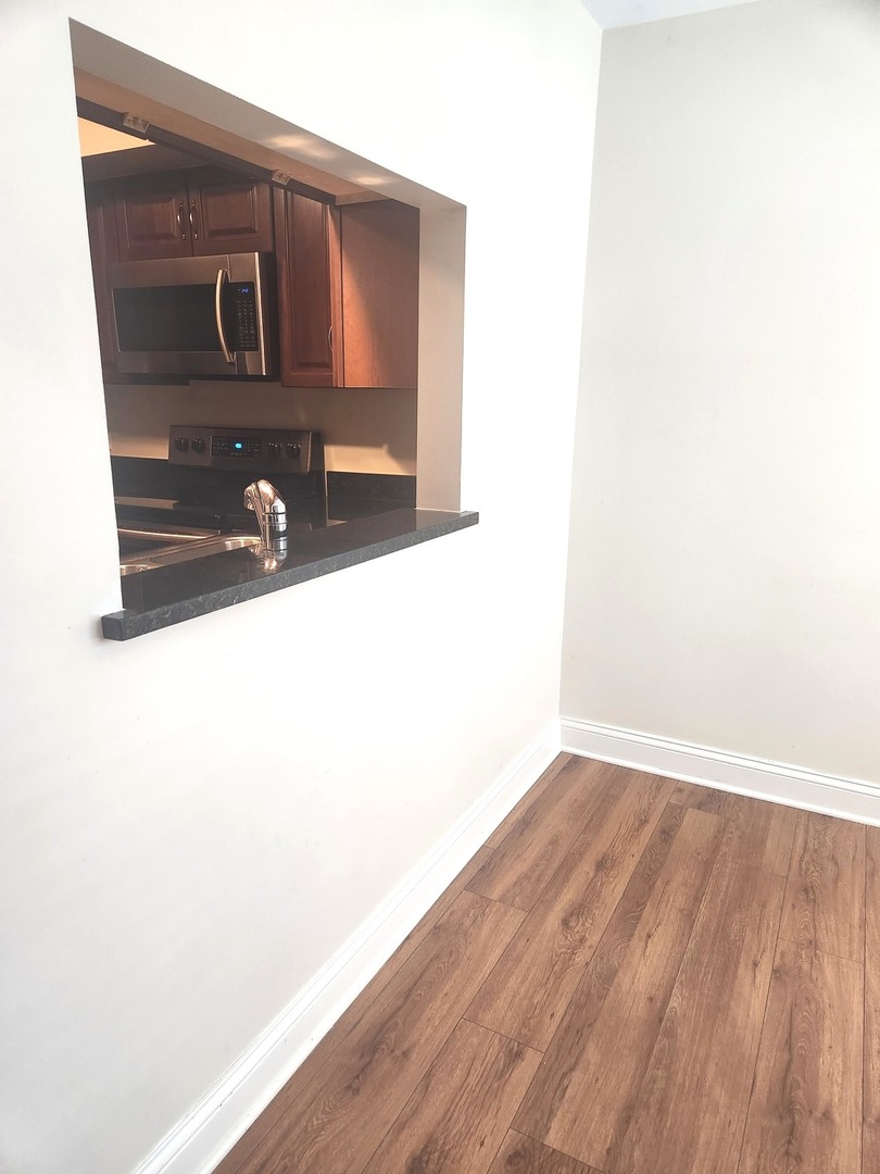 43 Foxcroft Boulevard #135, Naperville, IL 60565