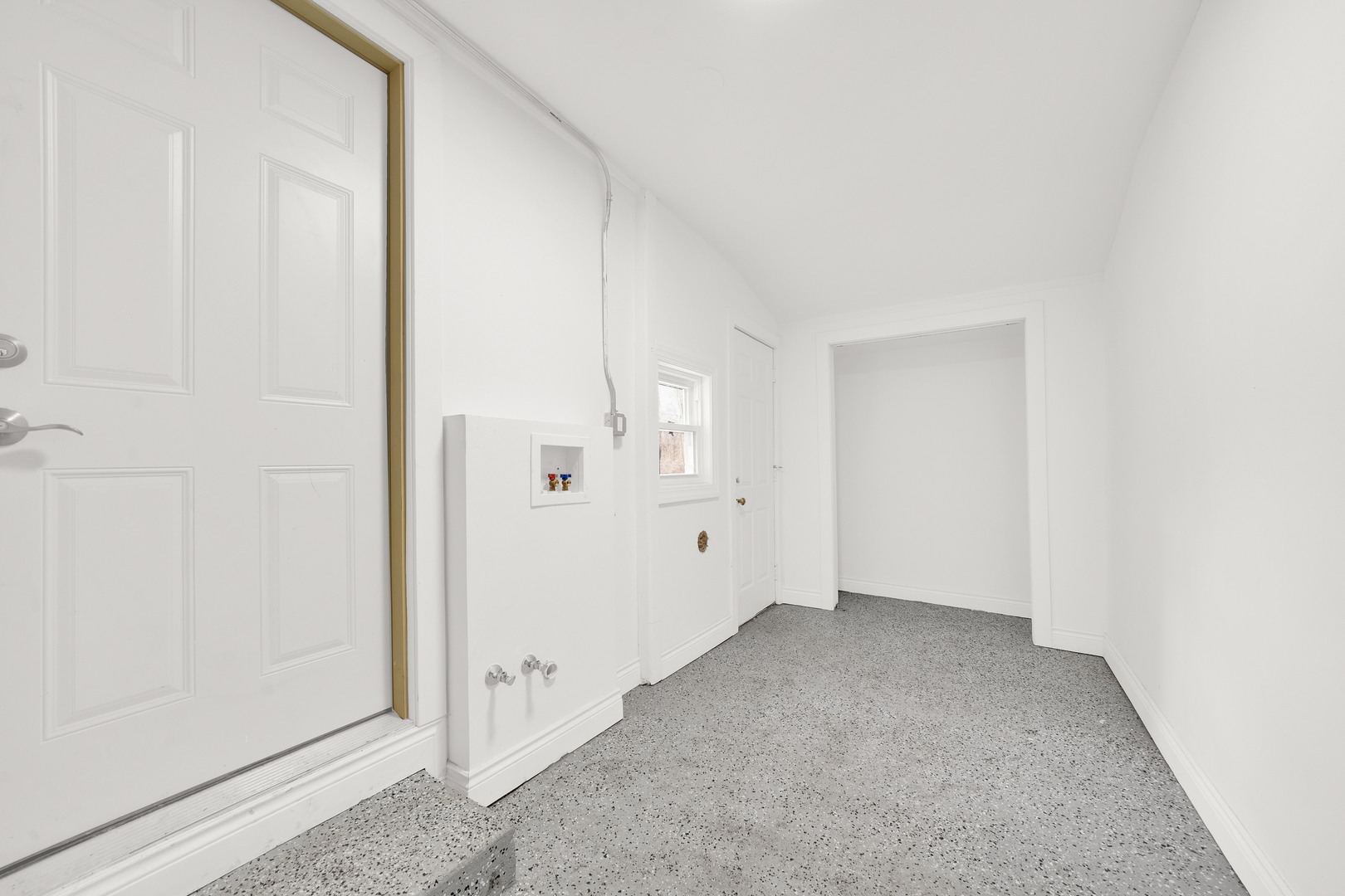 14222 Long Avenue, Midlothian, IL 60445