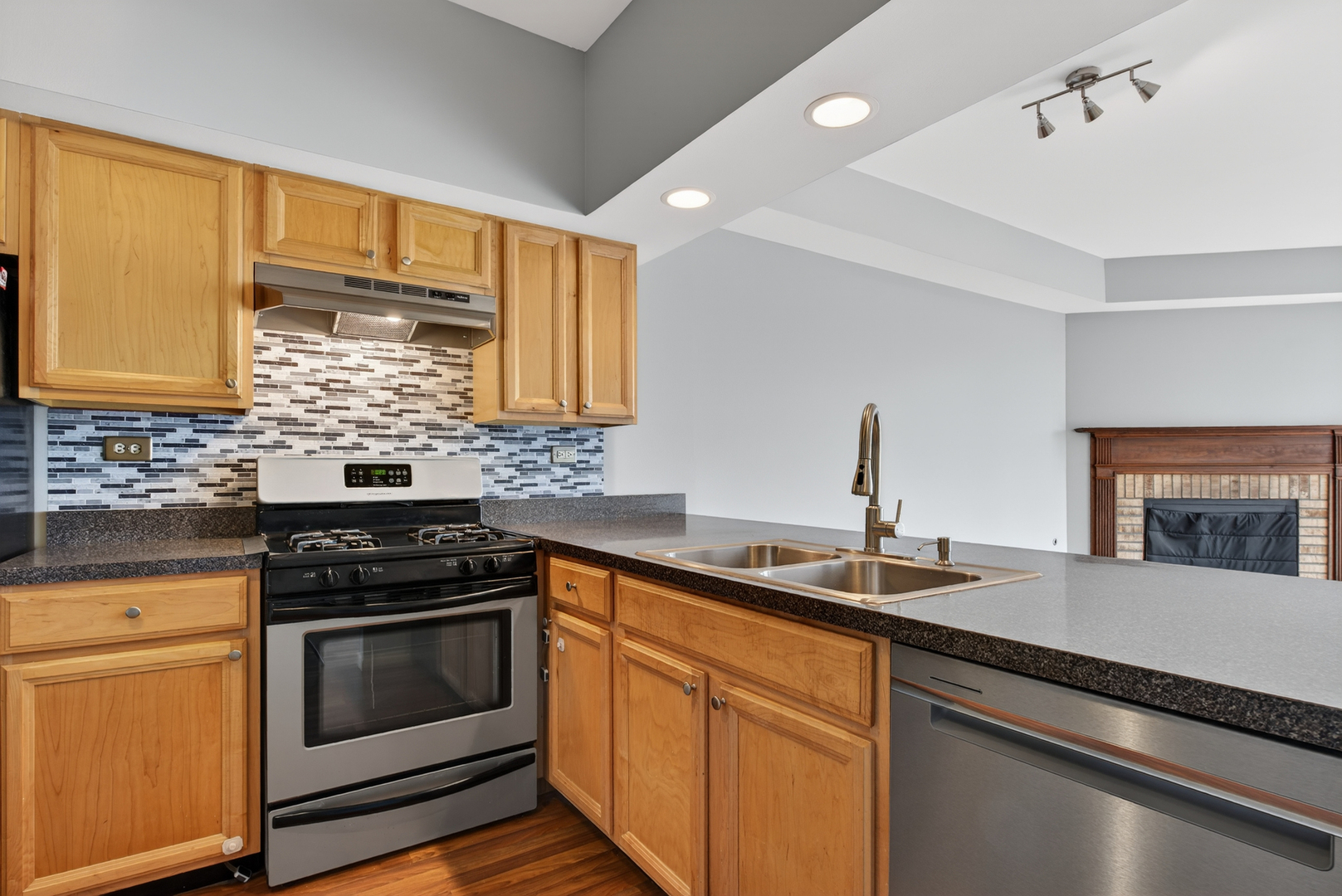 1454 EAGLE Court #1454, Glendale Heights, IL 60139